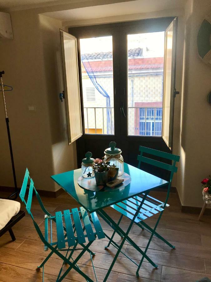 Viky House Apartment คาตาเนีย ภายนอก รูปภาพ